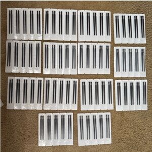 NEW SEALED 2 SINGLE USE DISPOSABLE APPLICATORS 2-35 PACK 70 BRUSHES IN TOTAL